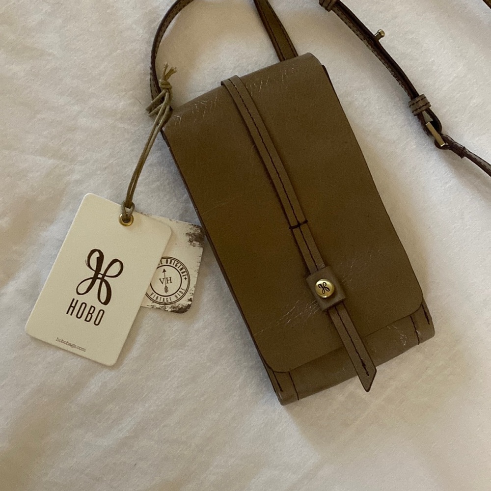 NWT Hobo Token Crossbody Wallet COBBLESTONE vintage hide Leather